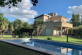 Las Acacias